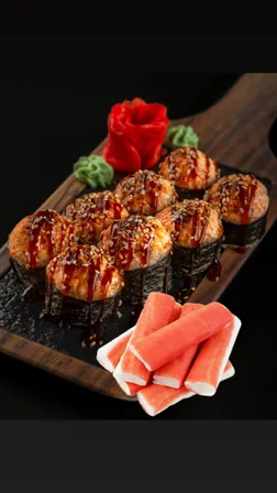 Pishirilgan qisqichbaqa roll